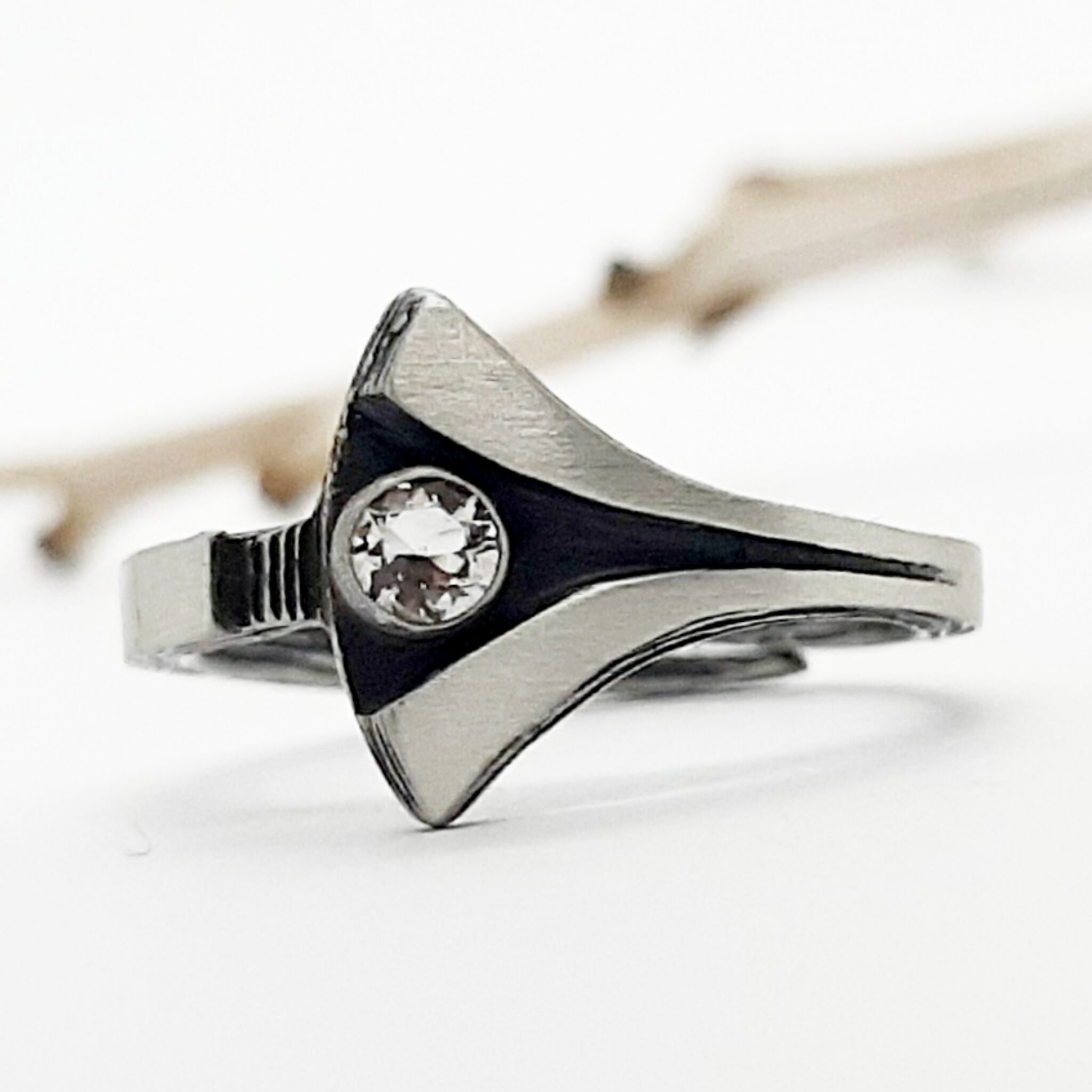 Nordform Ring V-Form Silber Bergkristall