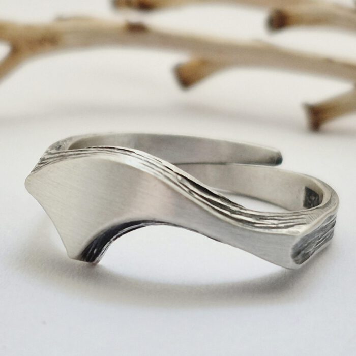 Nordform Wellenförmiger Ring Silber