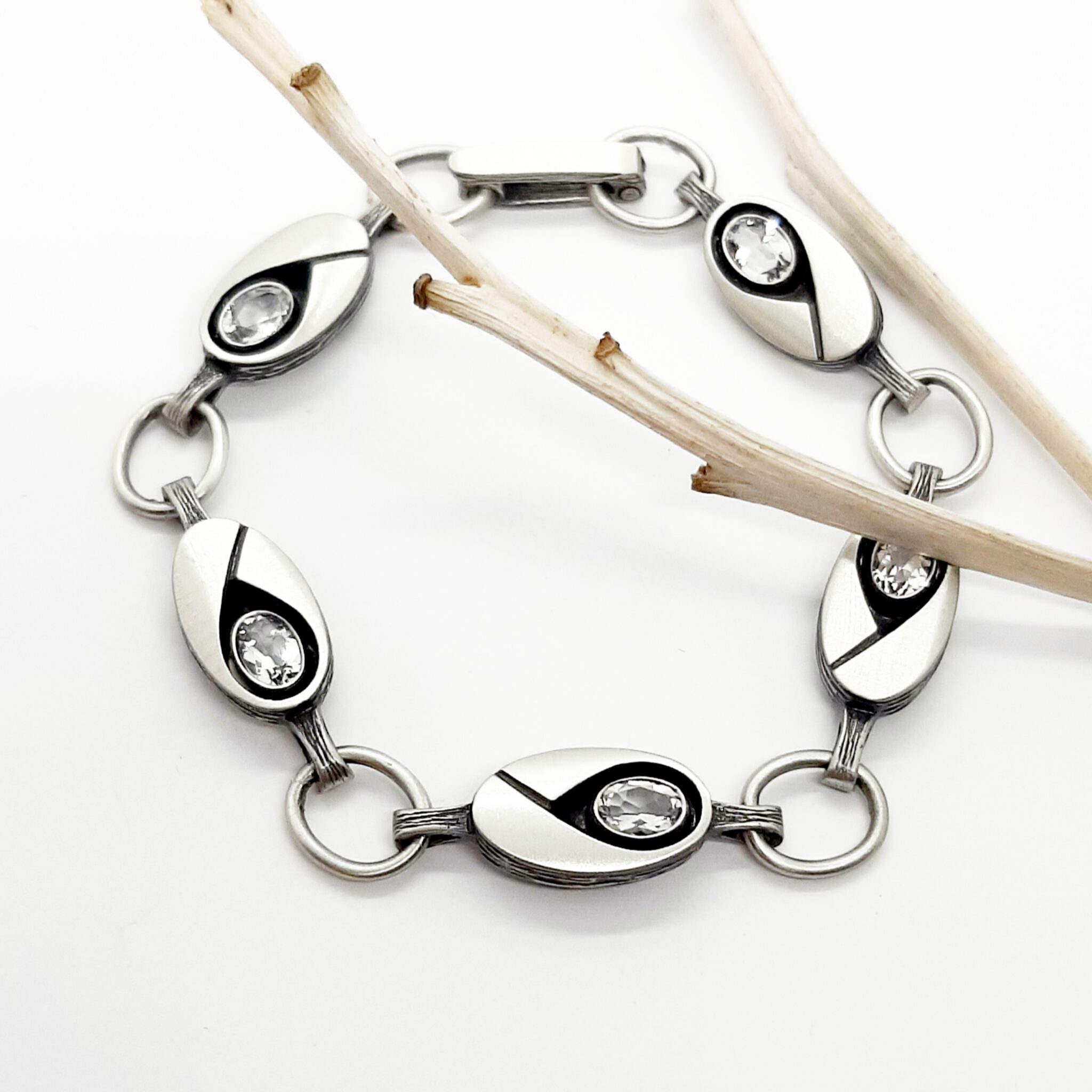 Nordform Armband mit Ovalen Gliedern aus Silber Bergkristall