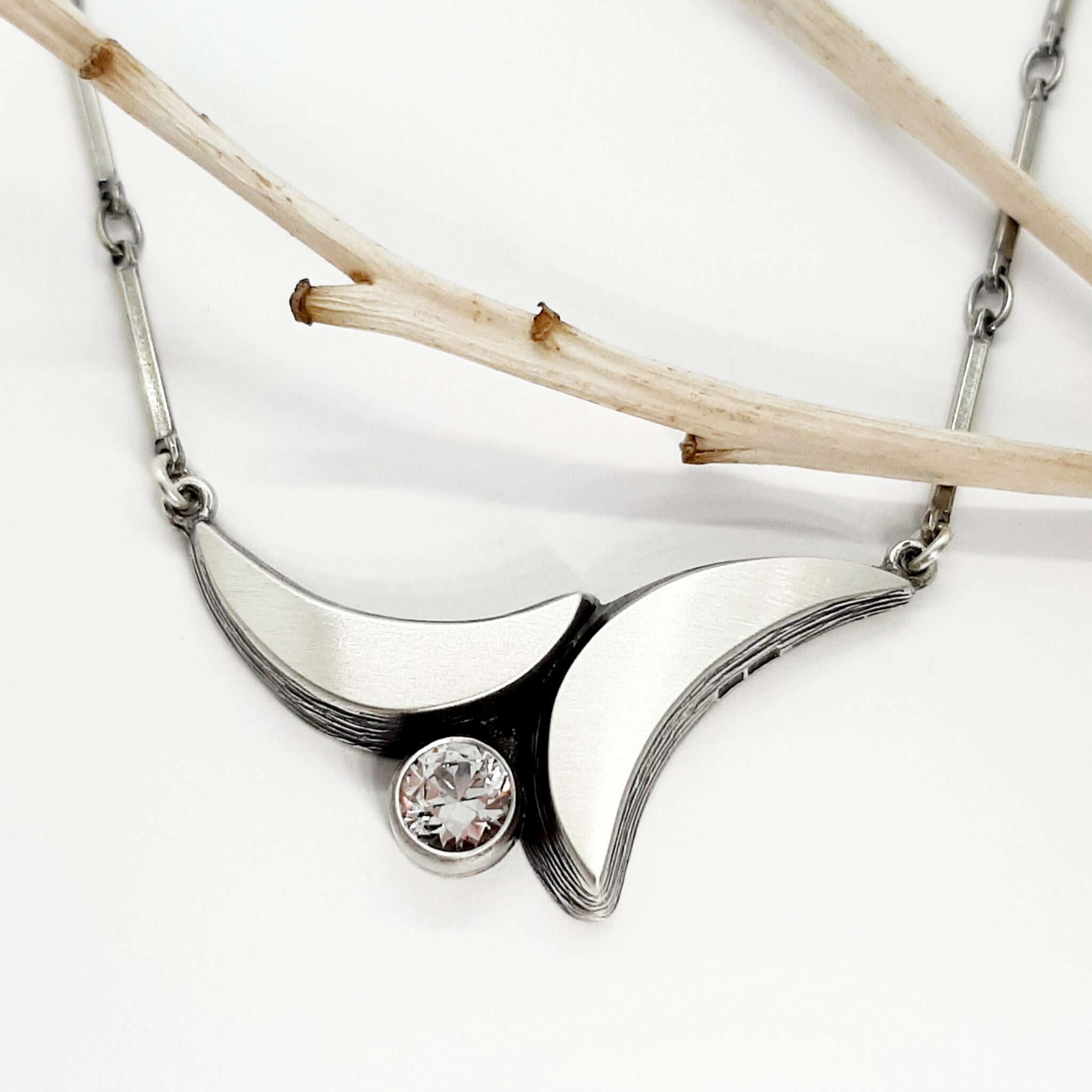 Nordform Stäbchen-Collier mit Mittelteil Silber Bergkristall
