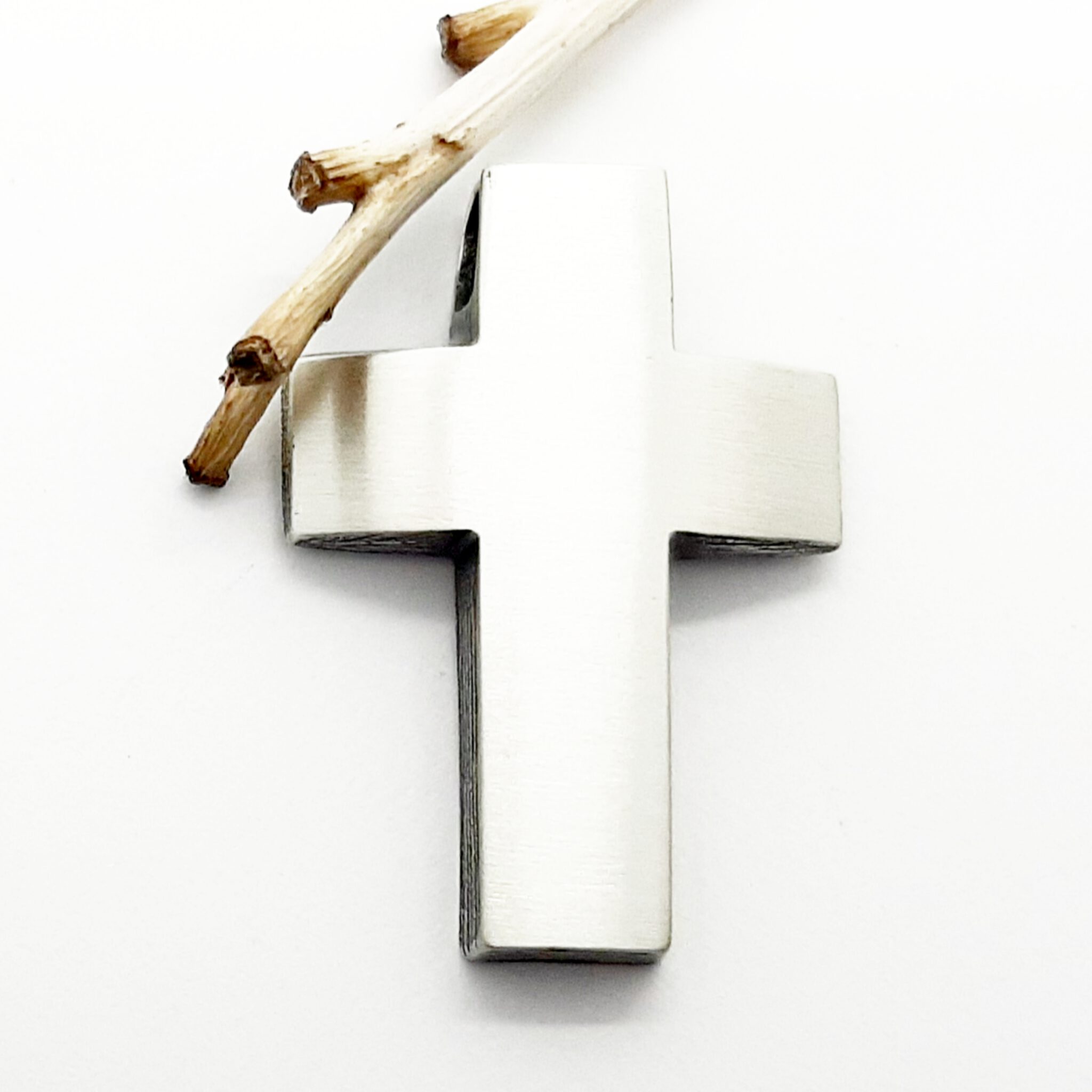Nordform Flacher Kreuz-Anhänger Silber Gebürstet (23x33mm)