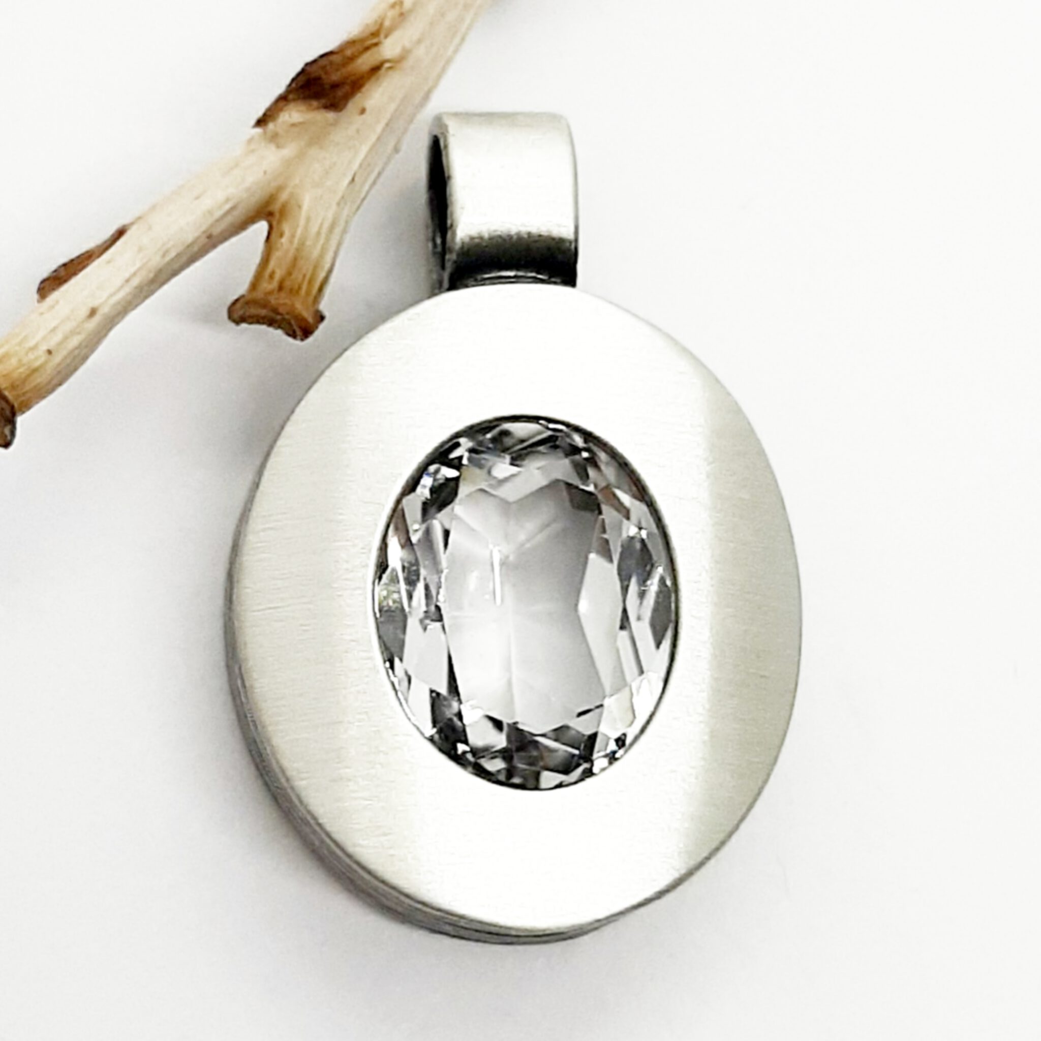Nordform Ovaler Anhänger Silber mit Bergkristall (16x24mm)
