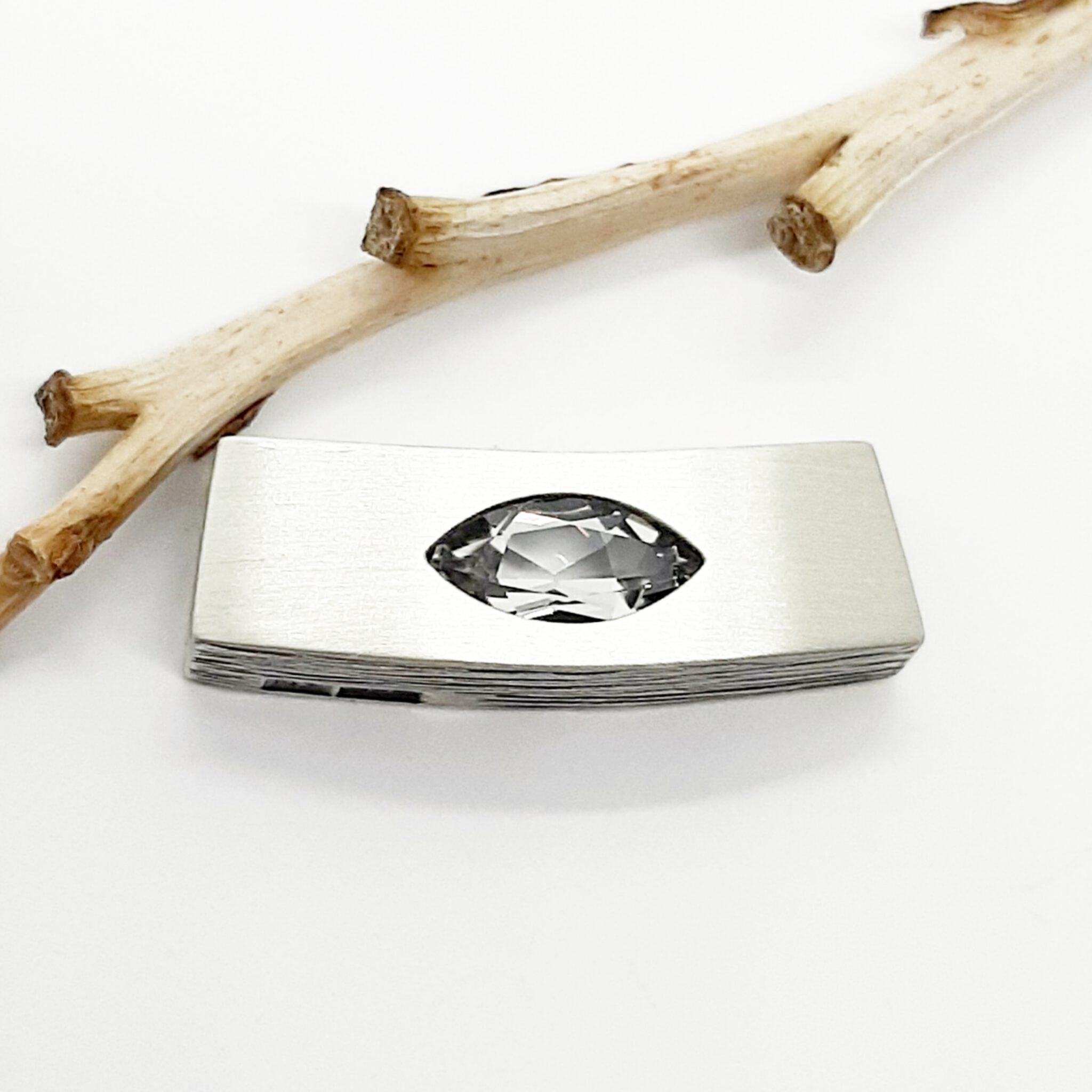 Nordform Rechteckiger Anhänger Gebogen Silber mit Bergkristall (26x9mm)