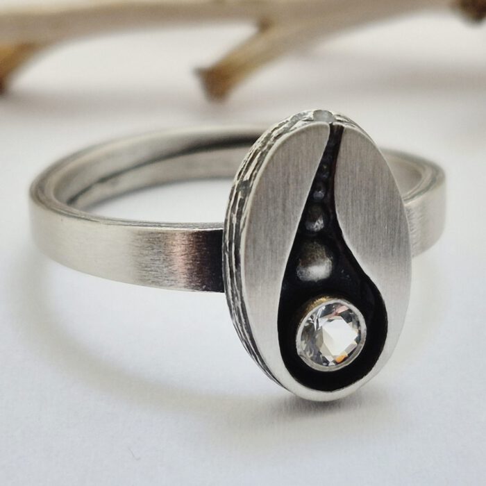 Nordform Ring (Sternensystem) Oval Silber Bergkristall
