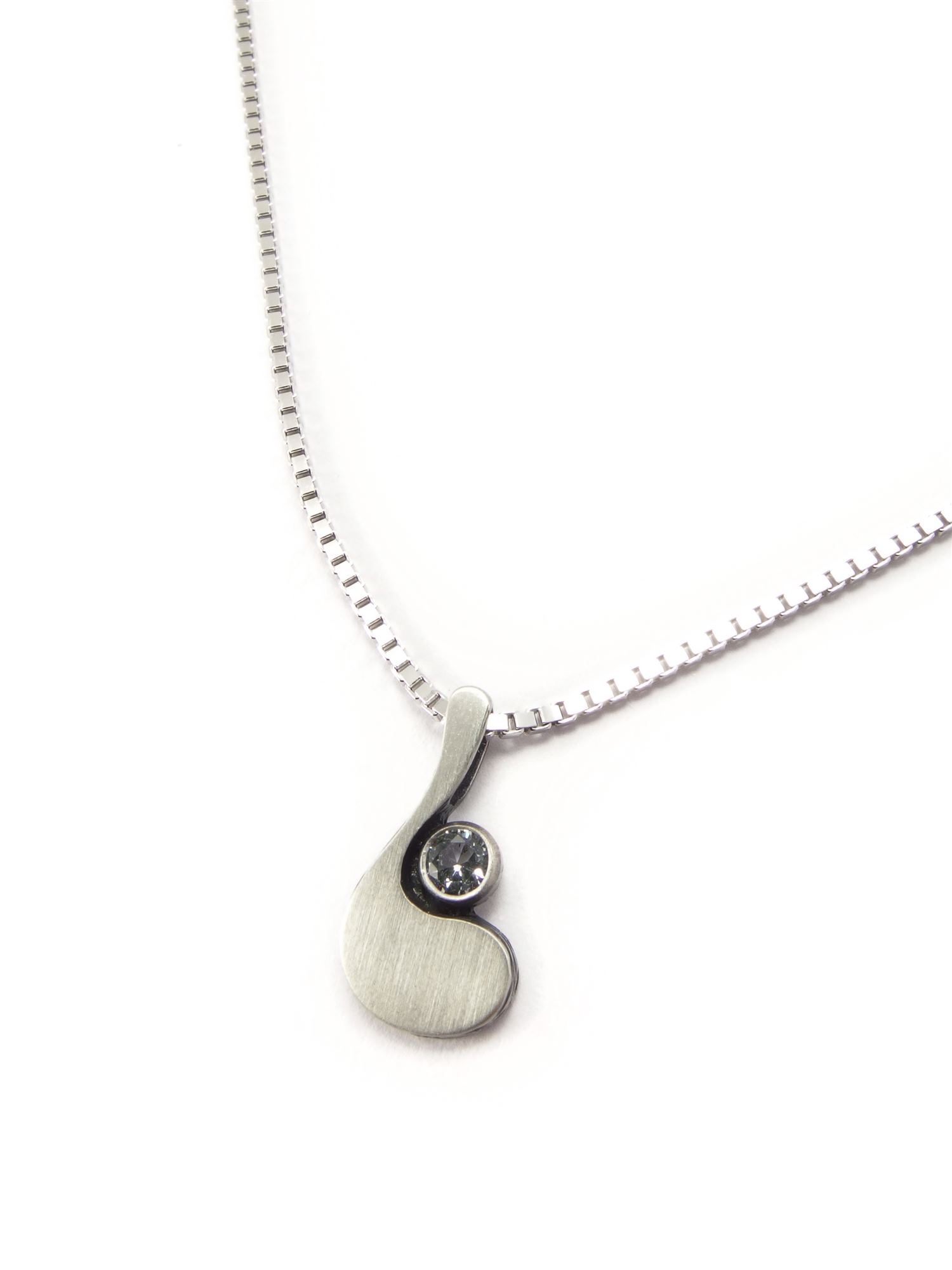 Nordform Collier mit Bergkristall Silber - Länge: 45 cm Nordform Collier mit Bergkristall Silber - Länge: 45 cm