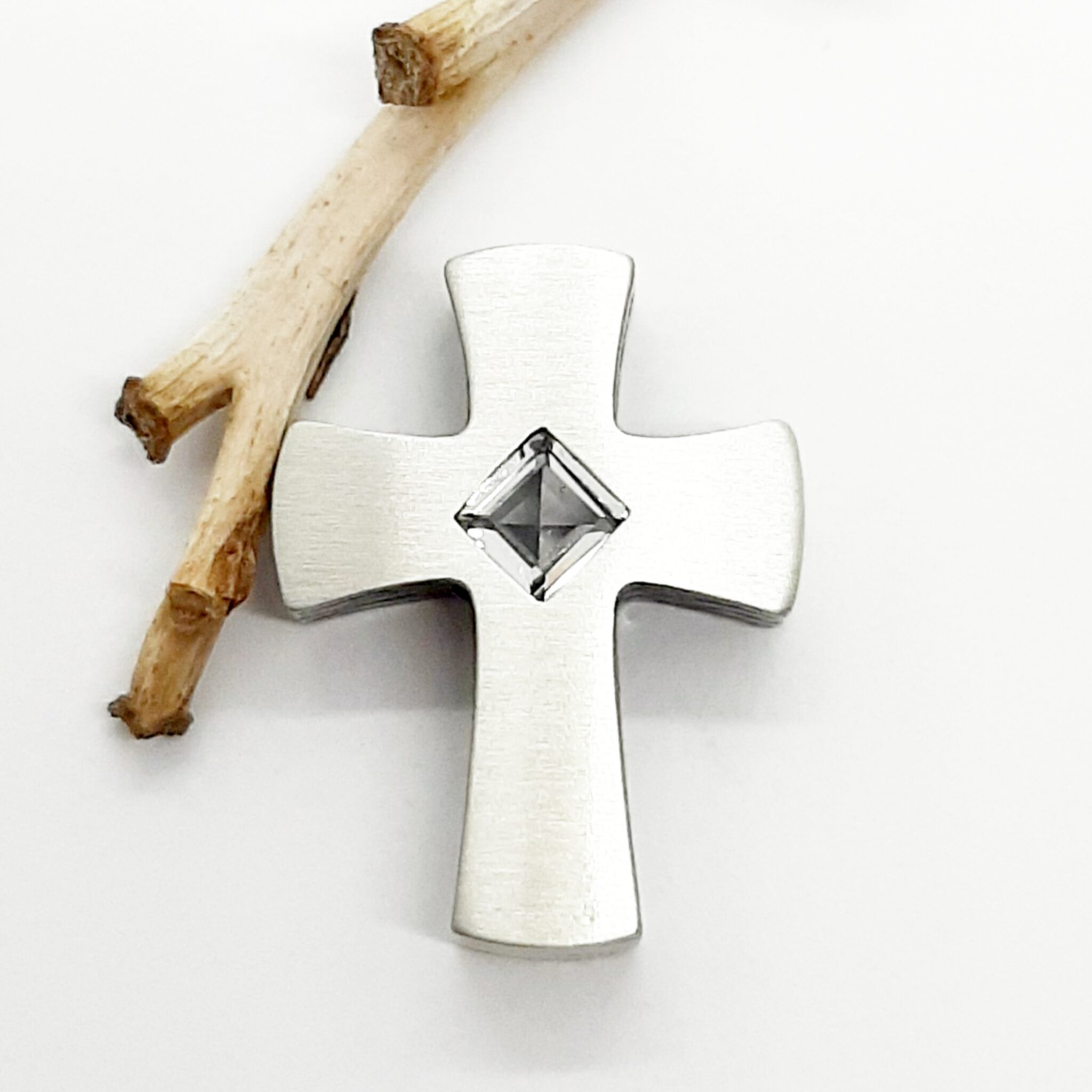Nordform Breites Kreuz Silber mit Quadrat. Bergkristall (16x21mm)