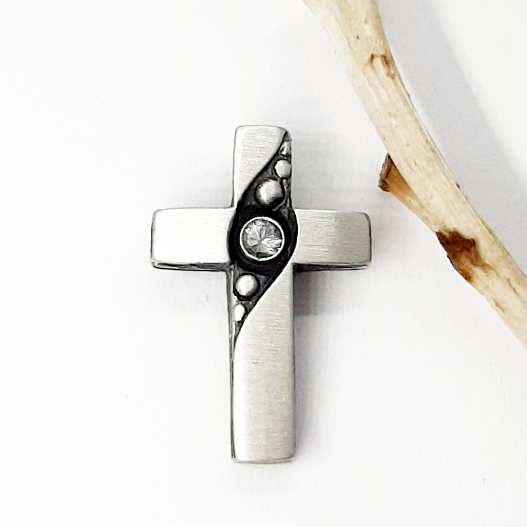 Nordform Kleiner Kreuz-Anhänger Silber mit Bergkristall (12x19mm)