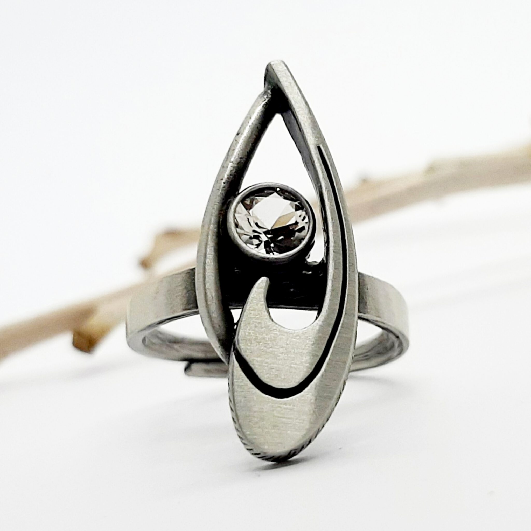 Nordform Ring mit Großem Aufsatz Silber Bergkristall