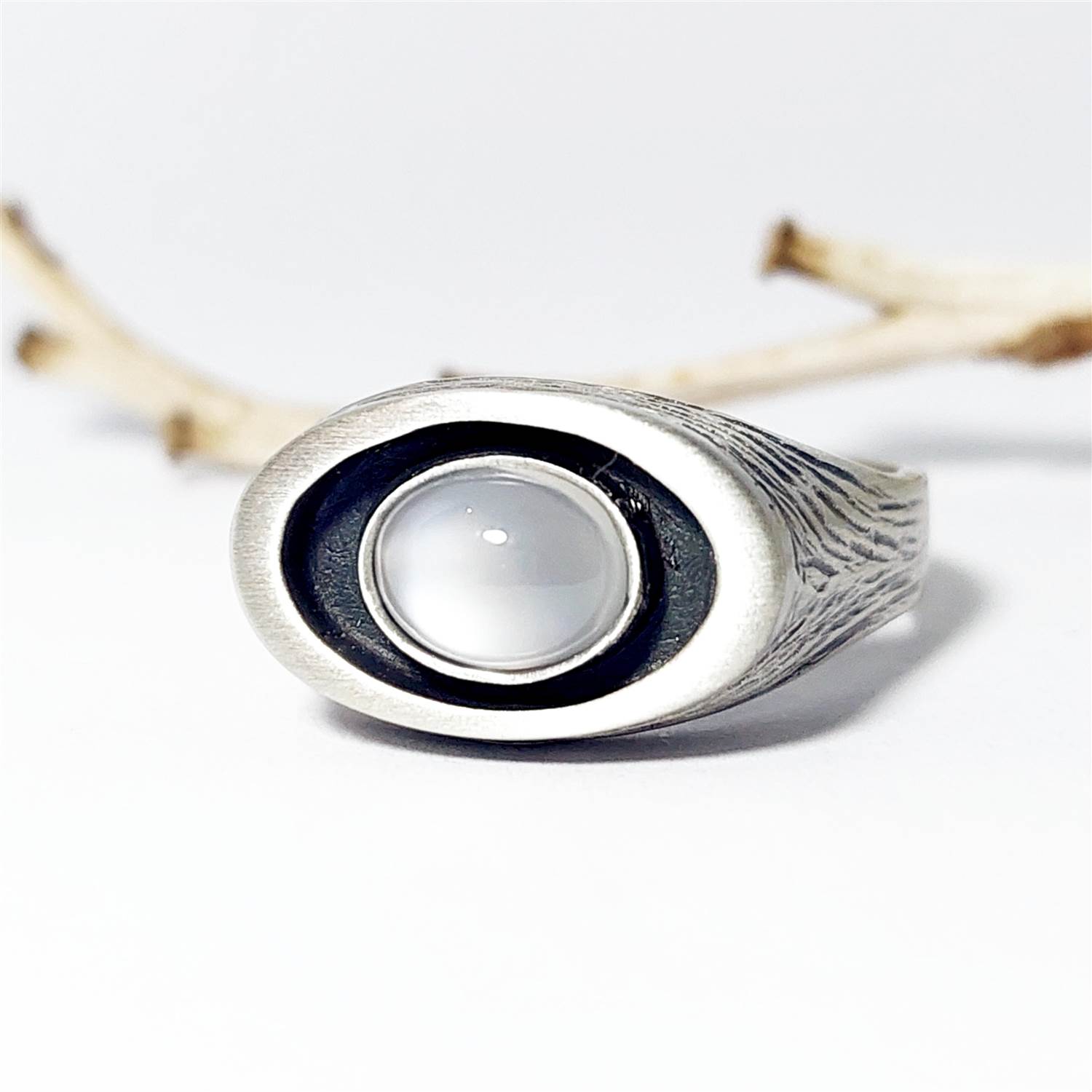 Nordform Ring Oval Silber Mondstein