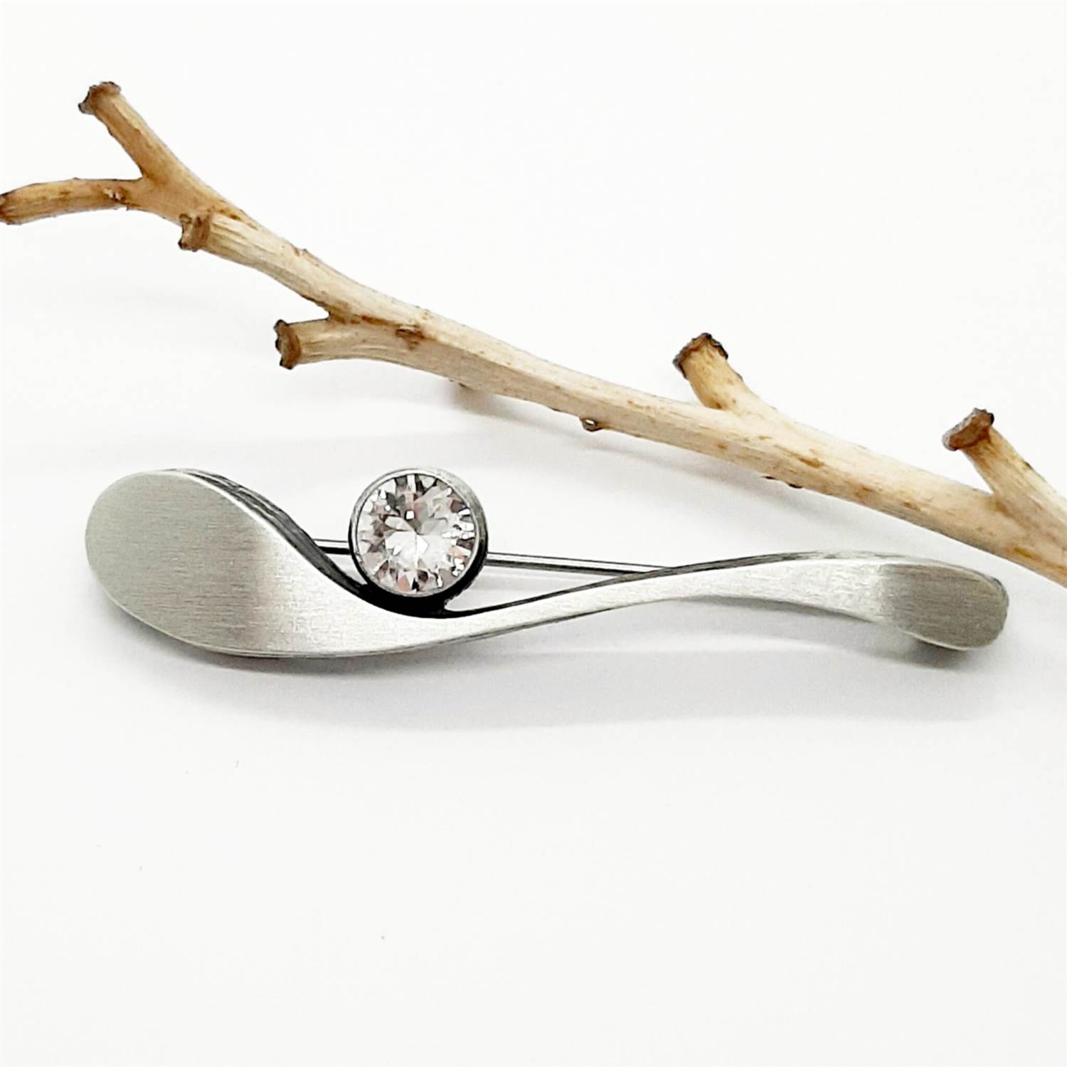 Nordform Geschwungene Brosche mit Bergkristall Silber