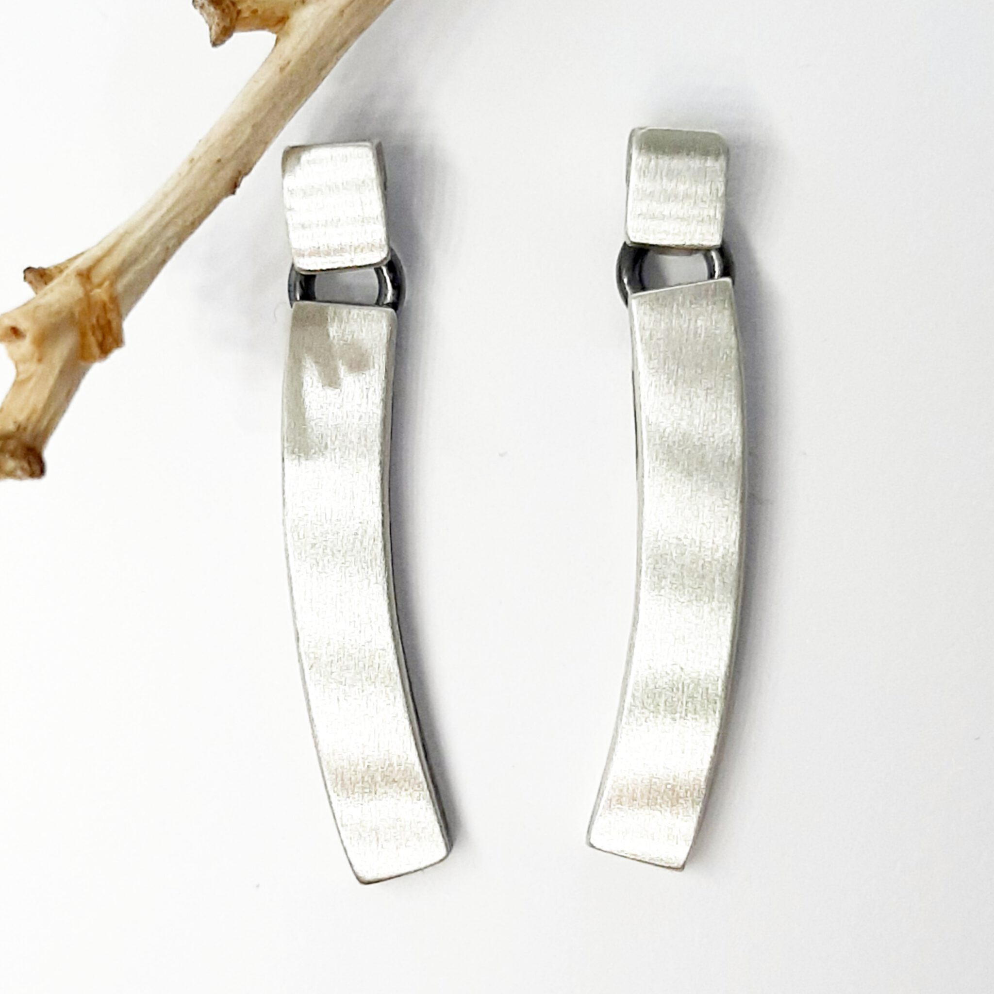 Nordform Geschwungene Rechteckige Ohrhänger (Schmal) Silber