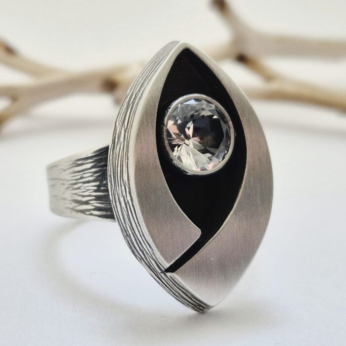 Nordform Ring Mandelform (groß) Silber Bergkristall