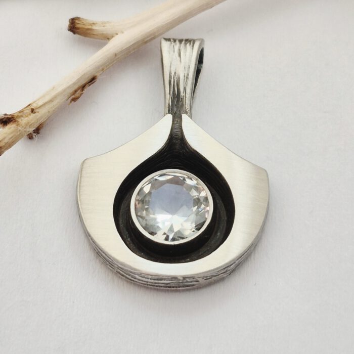 Nordform Anhänger mit Fester Öse Silber mit Bergkristall (19x26mm)