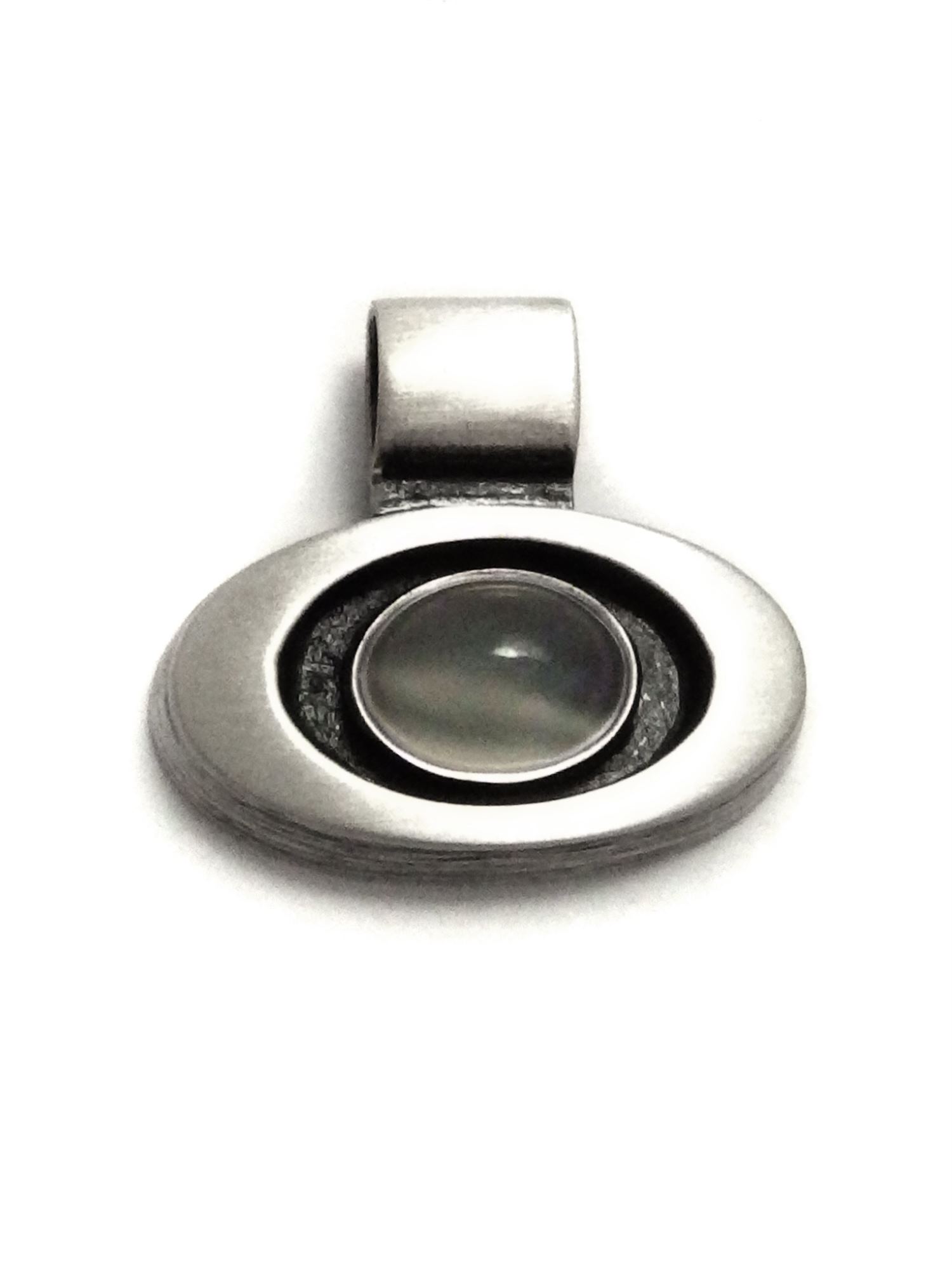 Nordform Ovaler Anhänger Silber mit Mondstein