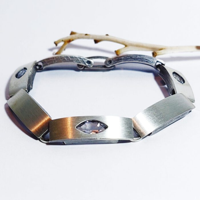 Nordform Armband mit Quadratischen Gliedern aus Silber Bergkristall Navette