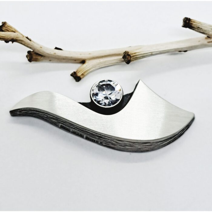 Nordform Geschwungener Anhänger Quer Silber mit Bergkristall (39x16mm)