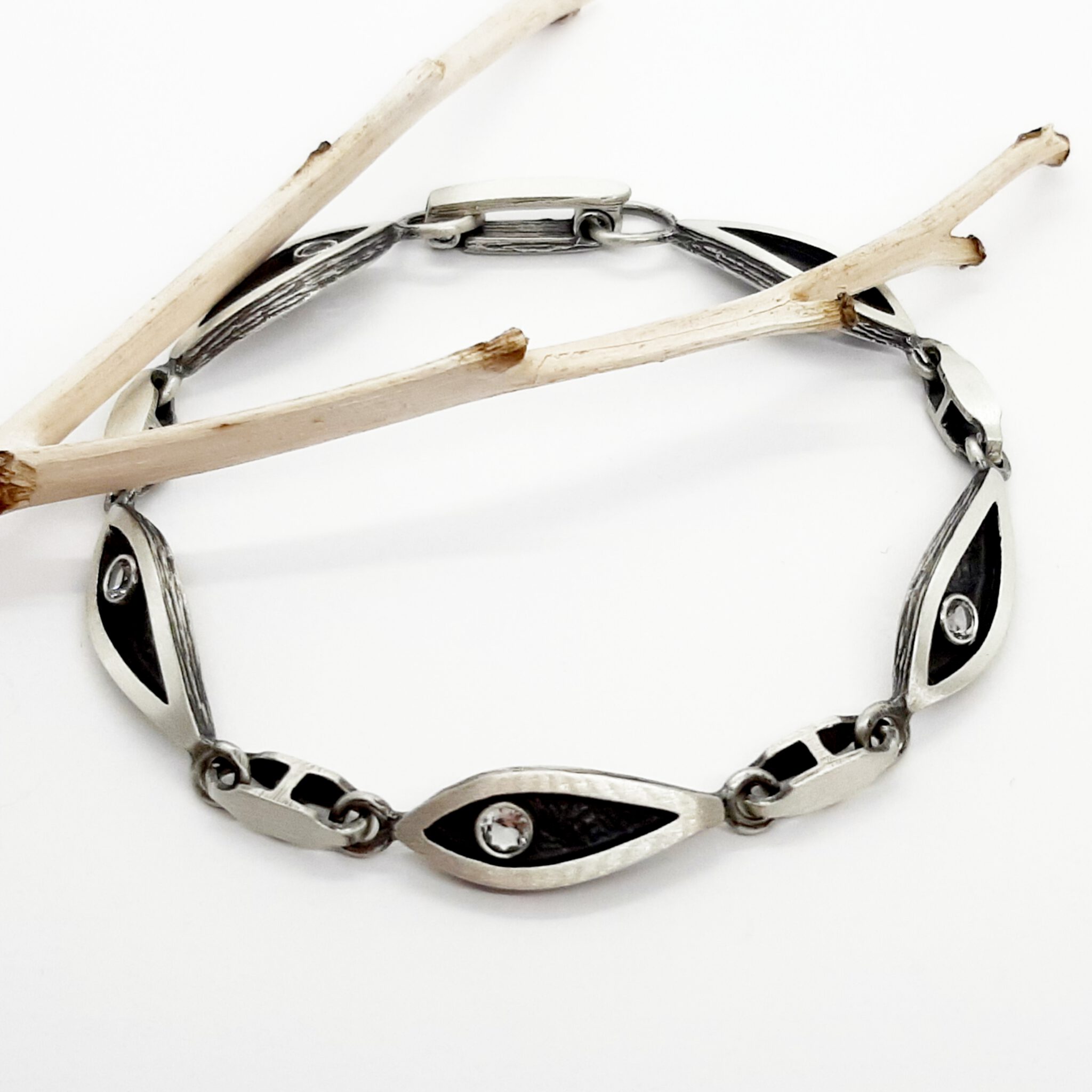 Nordform Armband Augenförmige Glieder Silber mit Bergkristall