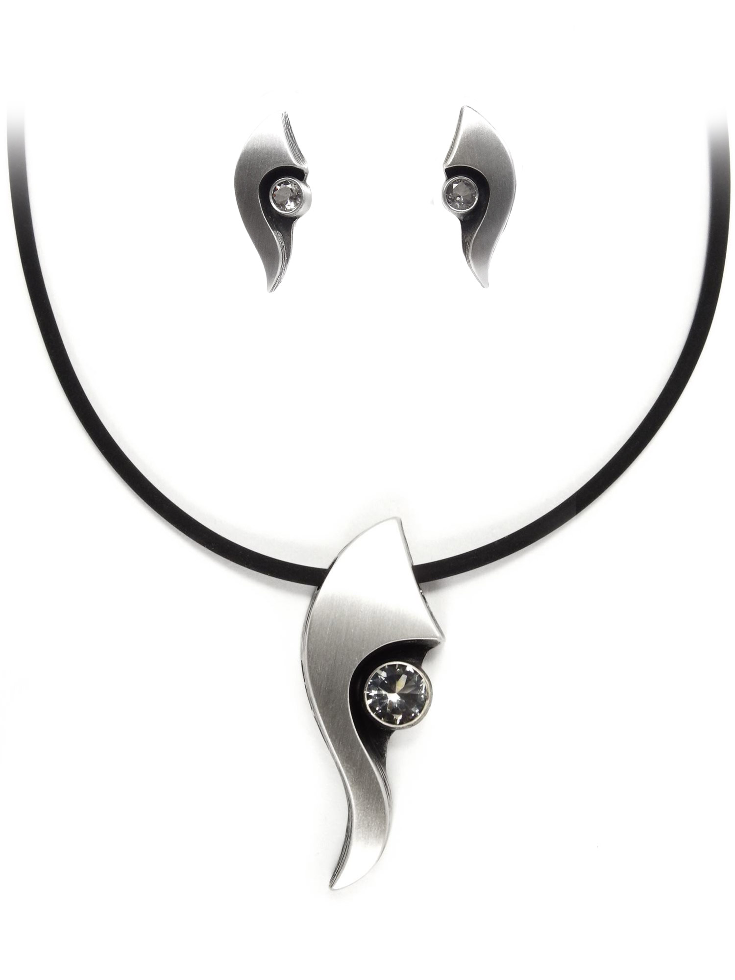 Nordform Set Ohrstecker & Anhänger Silber an Kautschukband Nordform Set Ohrstecker & Anhänger Silber an Kautschukband