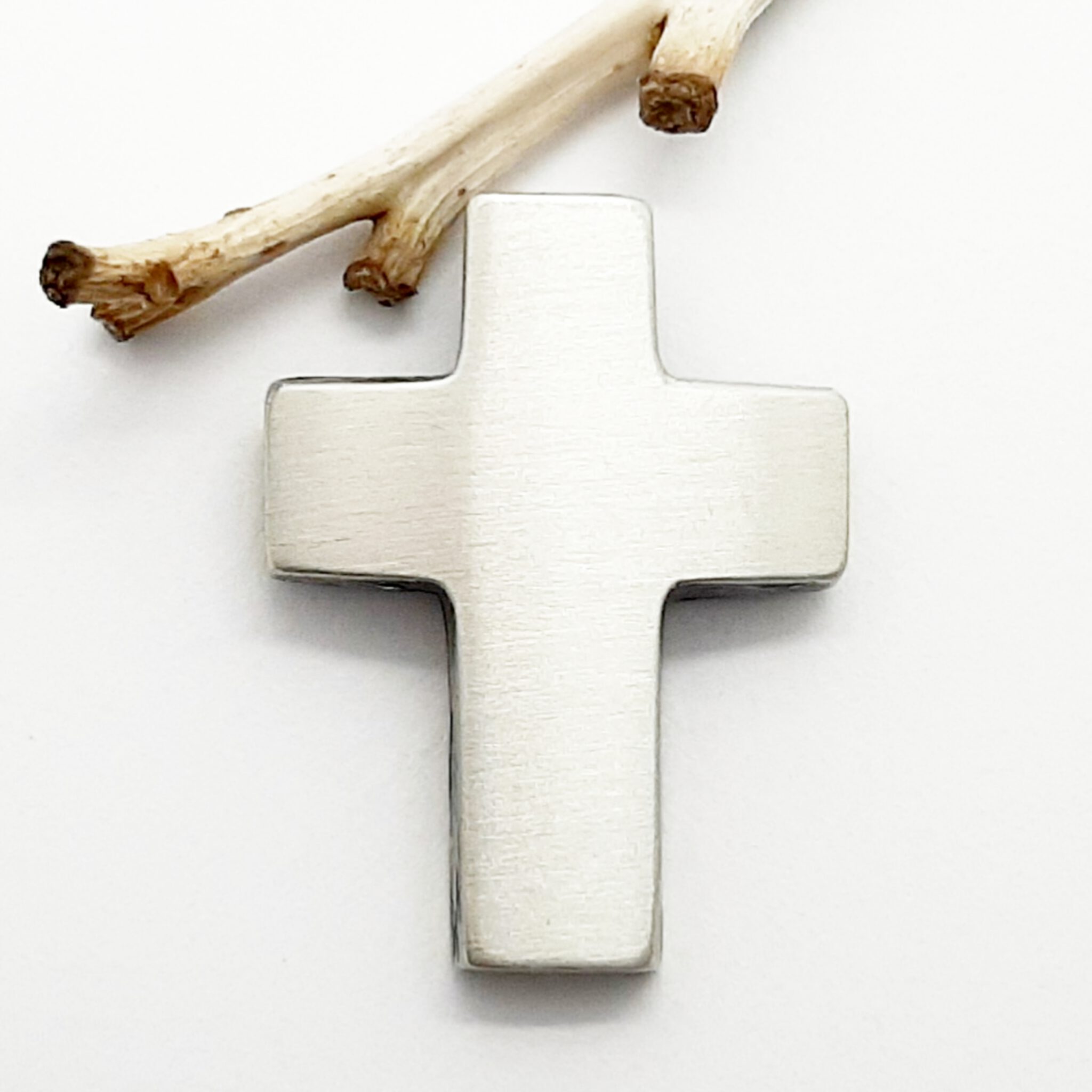 Nordform Flacher Kreuz-Anhänger Silber Gebürstet (19x25mm)