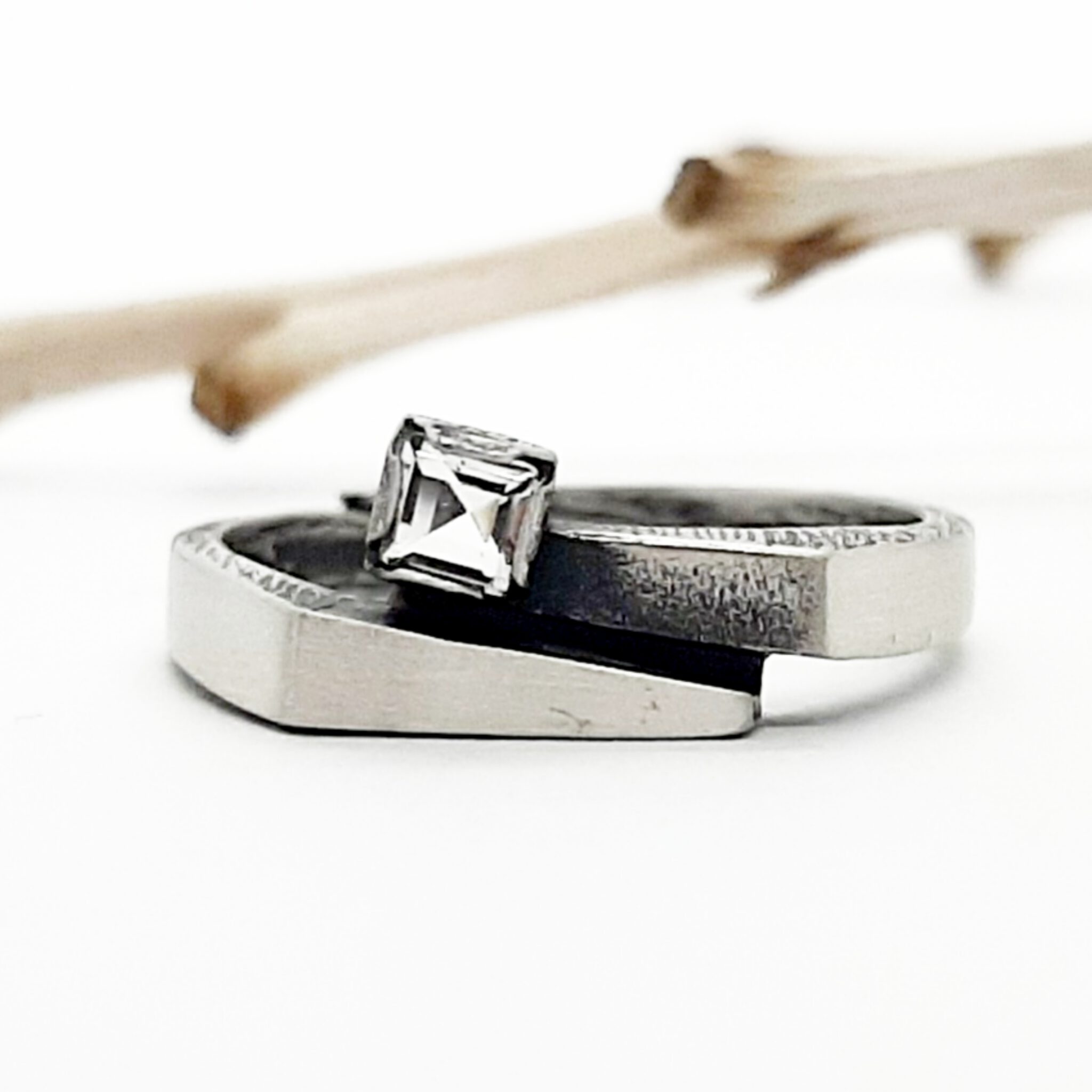 Nordform Bandring Quadratischer Bergkristall in Silber