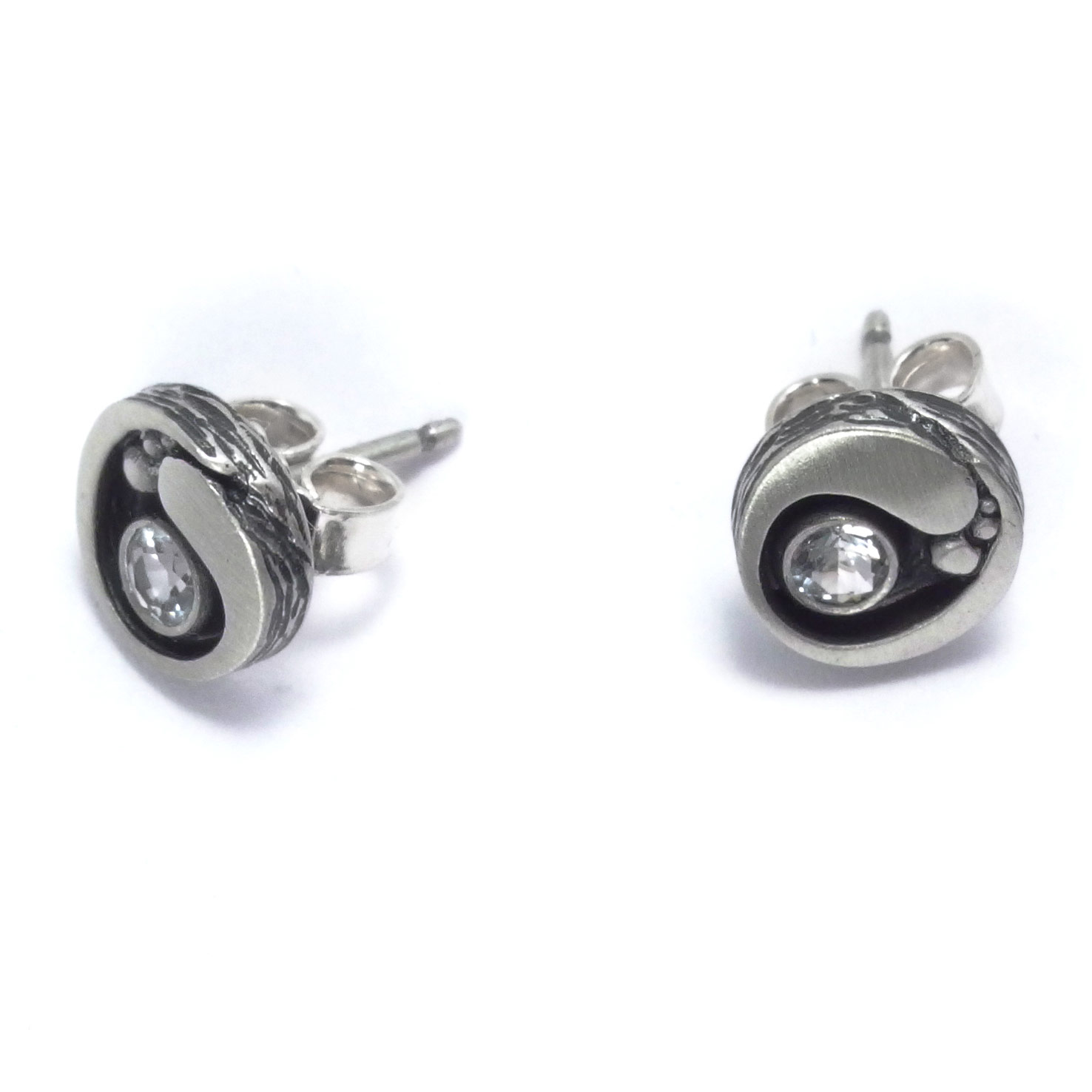 Nordform Runde Ohrstecker mit Bergkristall Silber