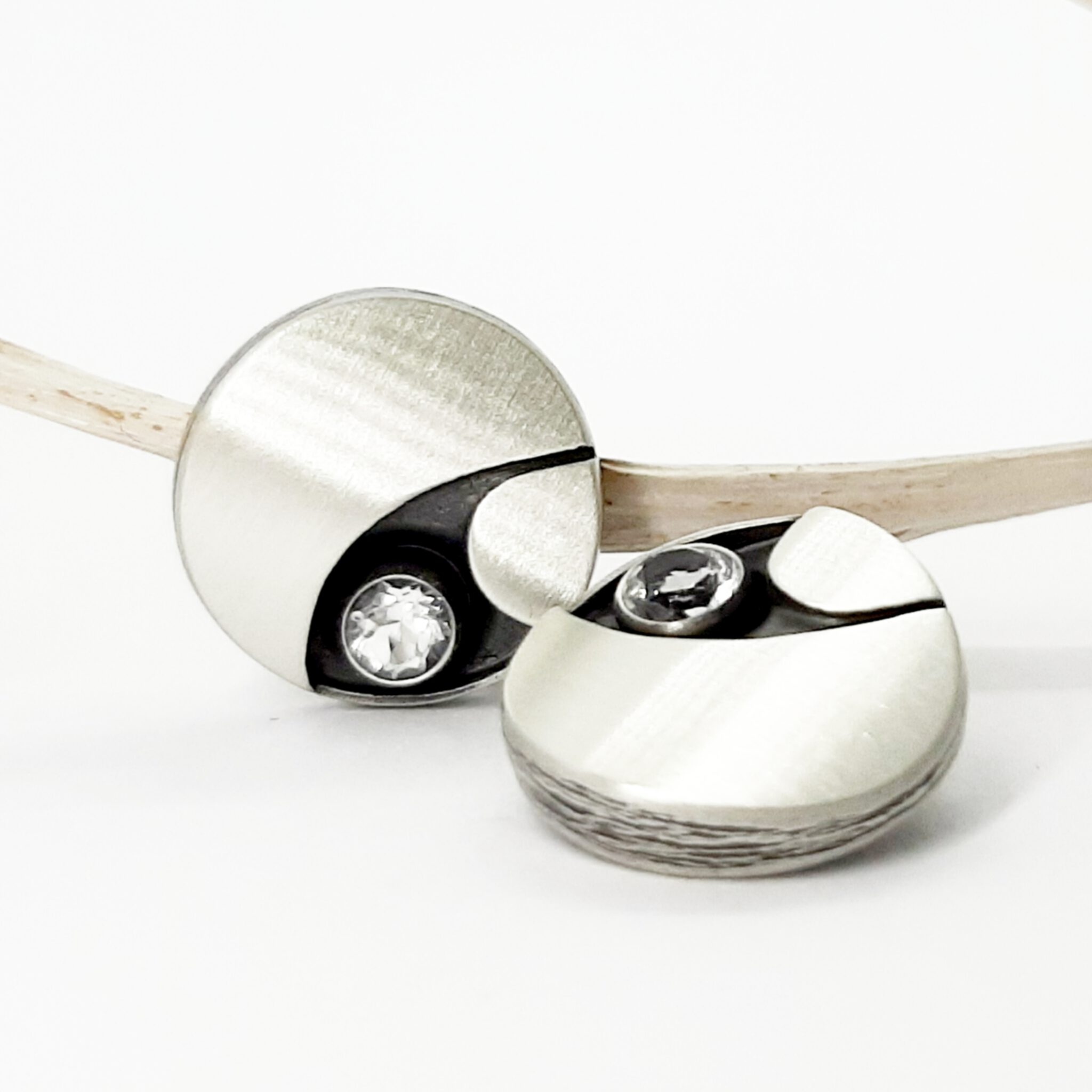 Nordform Runde Ohrclips Silber Bergkristall