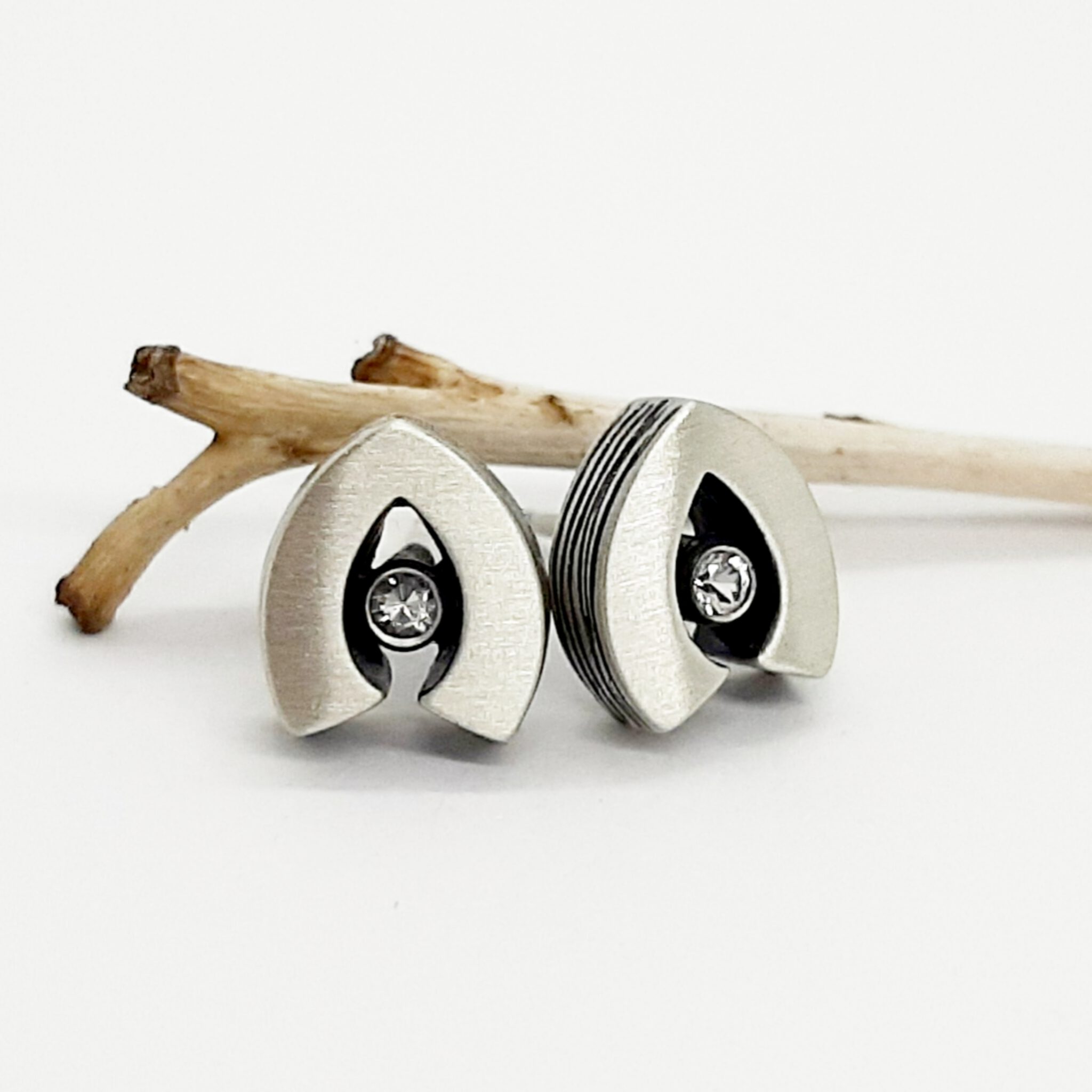 Nordform V-Förmige Ohrstecker Silber Bergkristall
