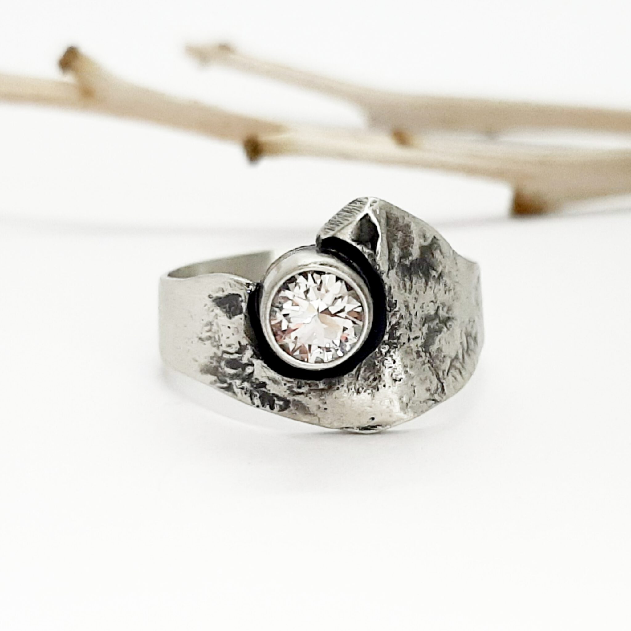 Nordform Bandring Organisch (13mm) Silber Geschwärzt Bergkristall