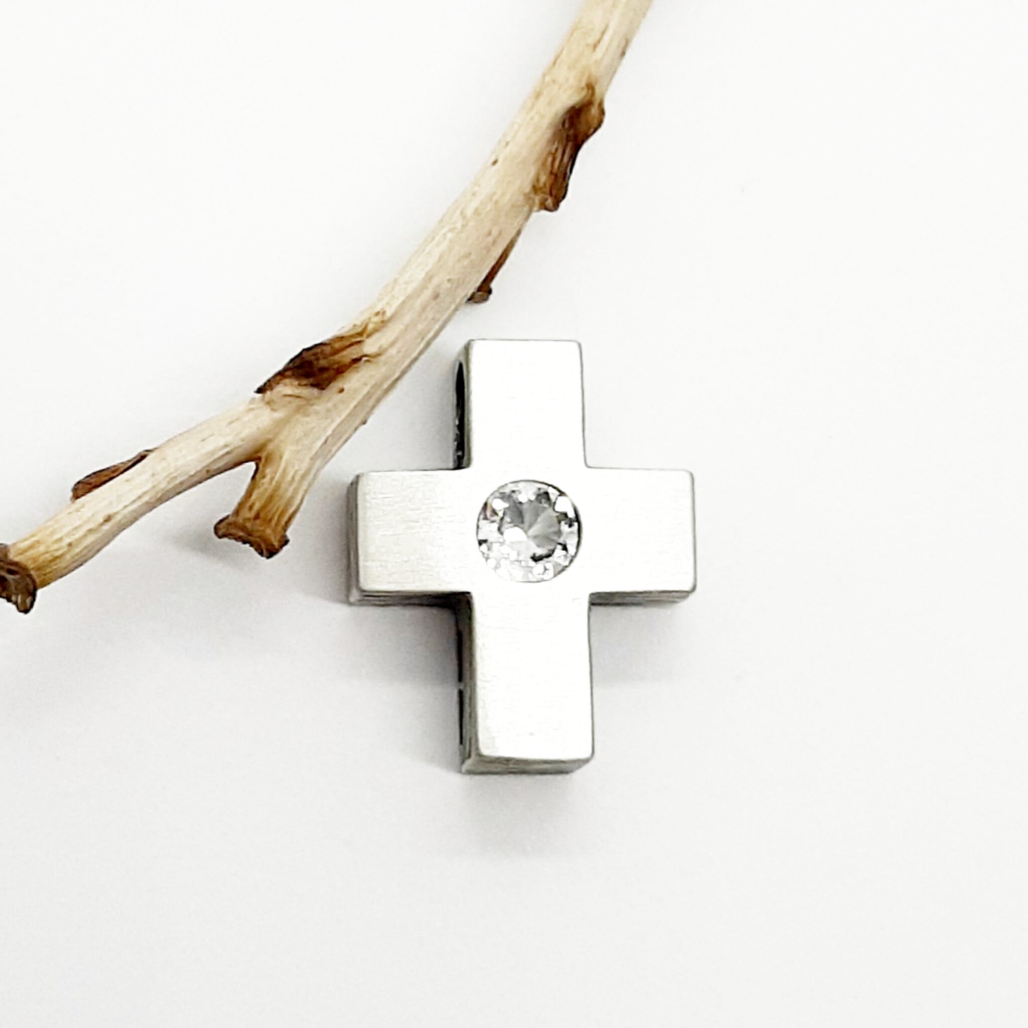 Nordform Kleines Kreuz Silber mit Bergkristall (16x12mm)