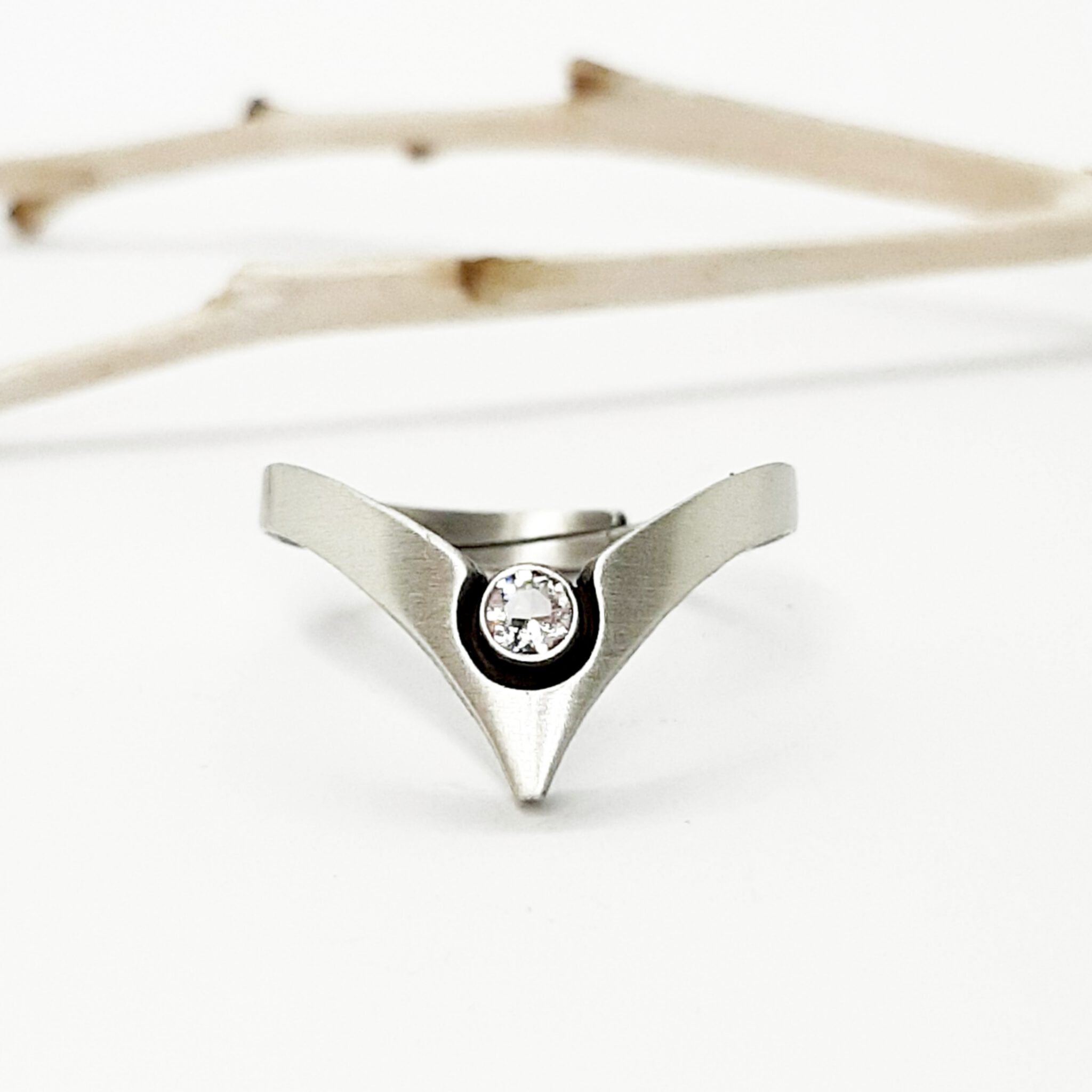 Nordform Ring V-Form Silber Bergkristall