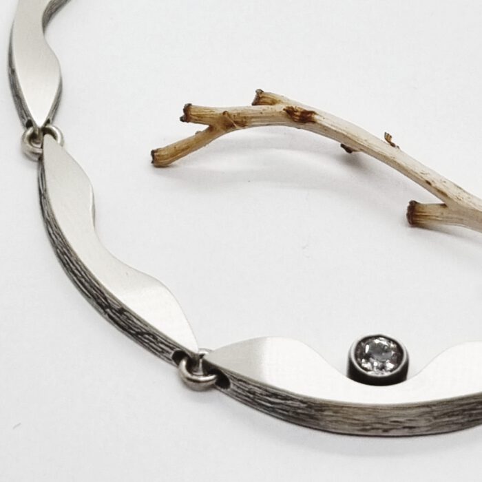Nordform Großgliedriges Collier mit Mittelteil Silber Bergkristall