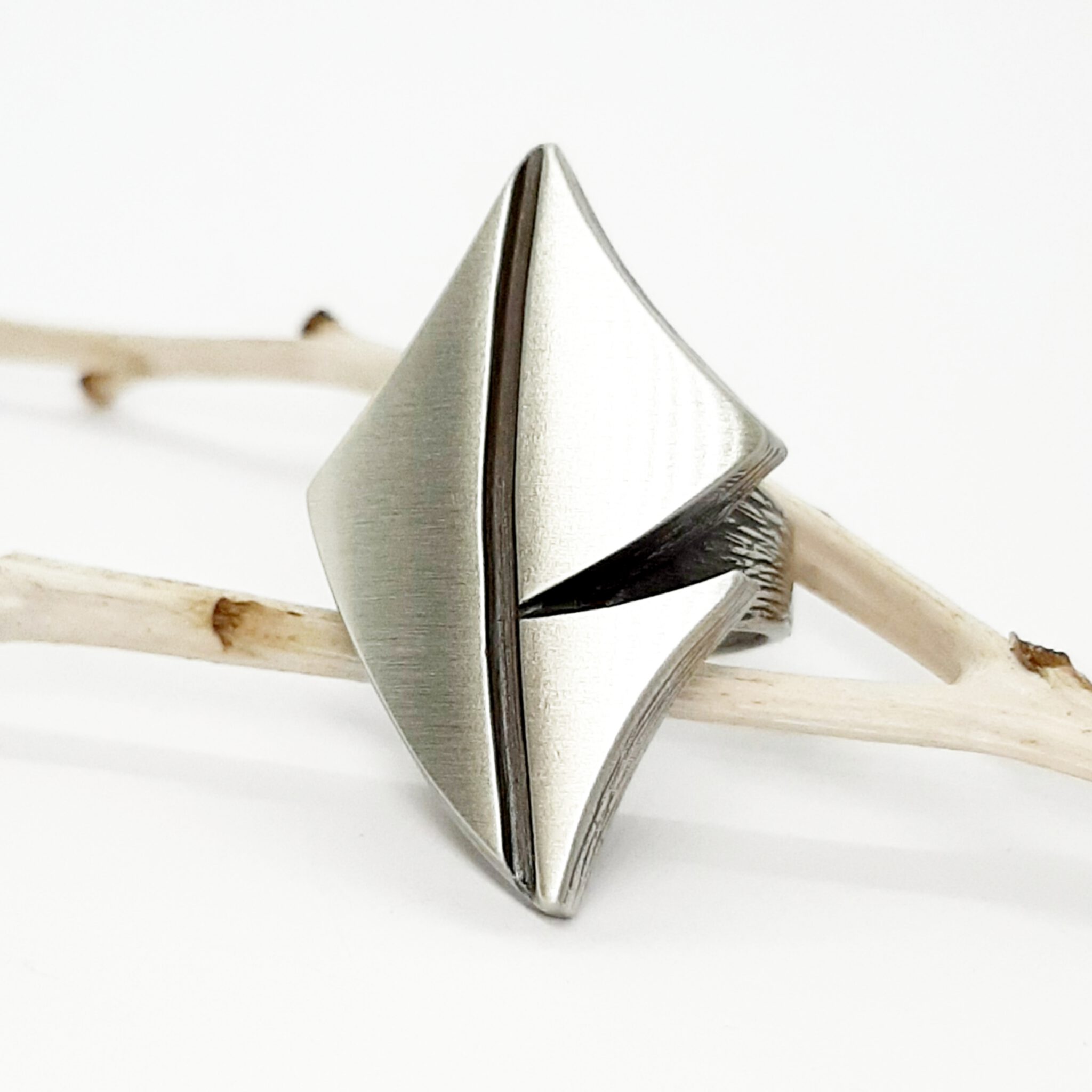 Nordform Ring mit Rautenförmigen Aufsatz (Segel) Silber