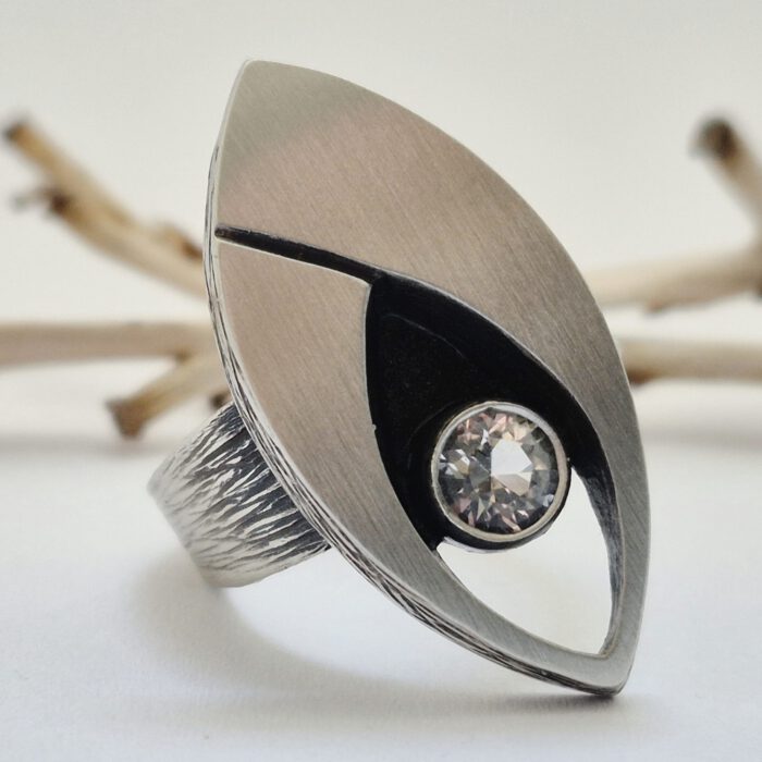 Nordform Ring Mandelform (groß) Silber Bergkristall