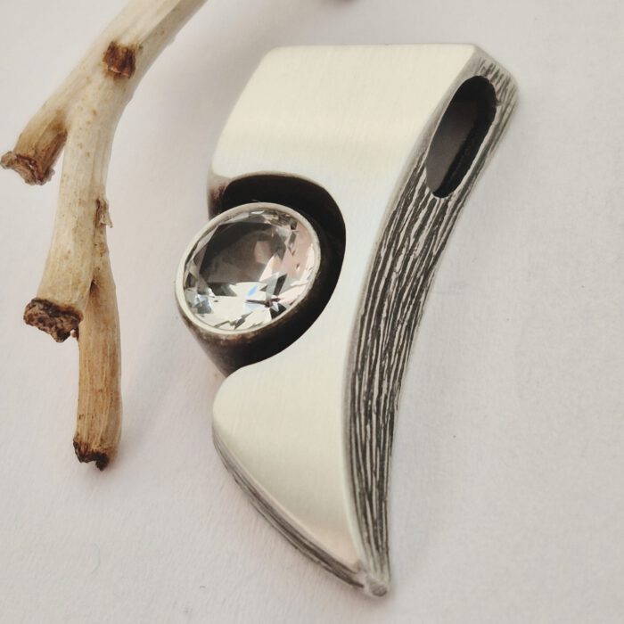 Nordform Anhänger Zahn in Silber mit Bergkristall (9x25mm)