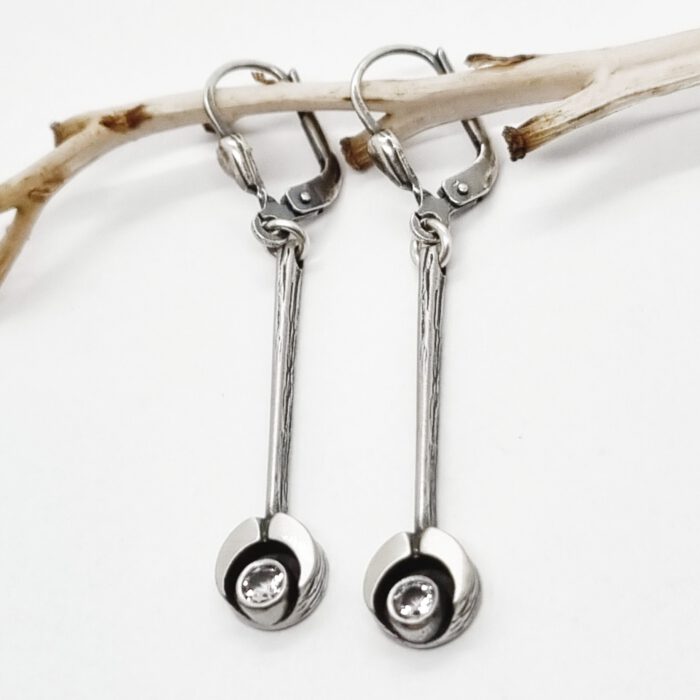 Nordform Bügel-Ohrhänger Runde Form an Stäbchen Silber Bergkristall