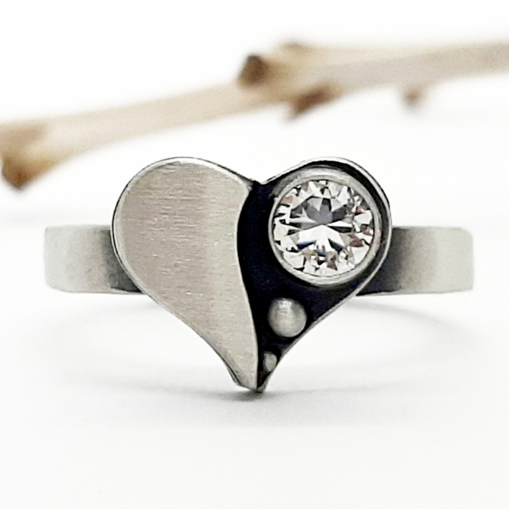 Nordform Ring Herzform Silber Bergkristall