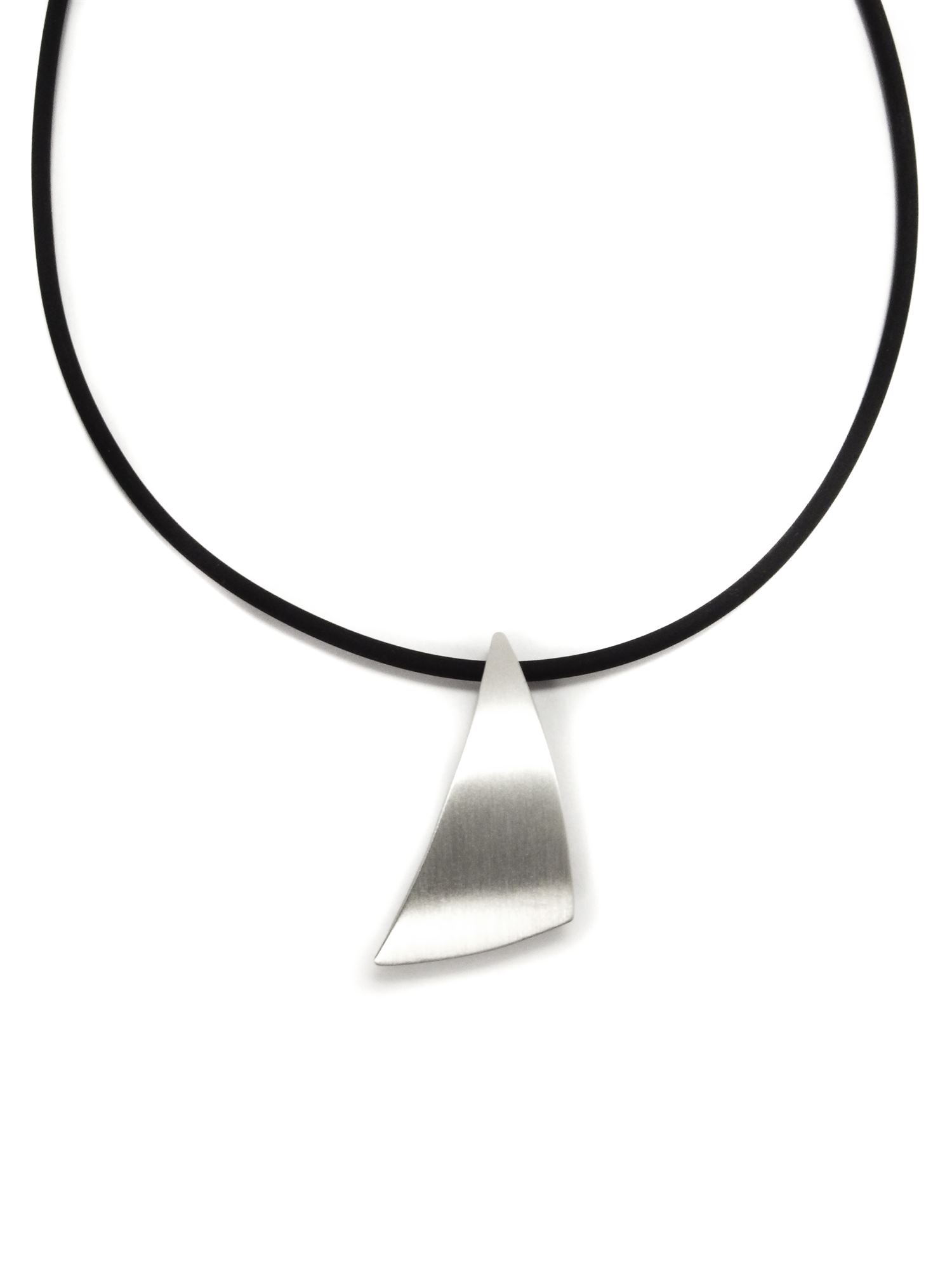 Nordform Dreieckiger Anhänger in 925/Silber an Kautschukband 50 cm